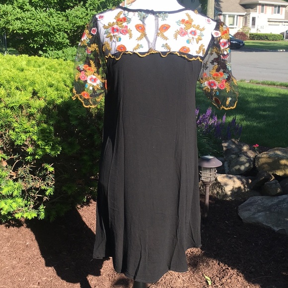 $ FIRM 🌷Black Dress with Floral Embroidery - Picture 6 of 6